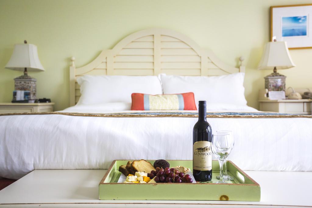 Mansion House Inn Vineyard Haven Exterior photo